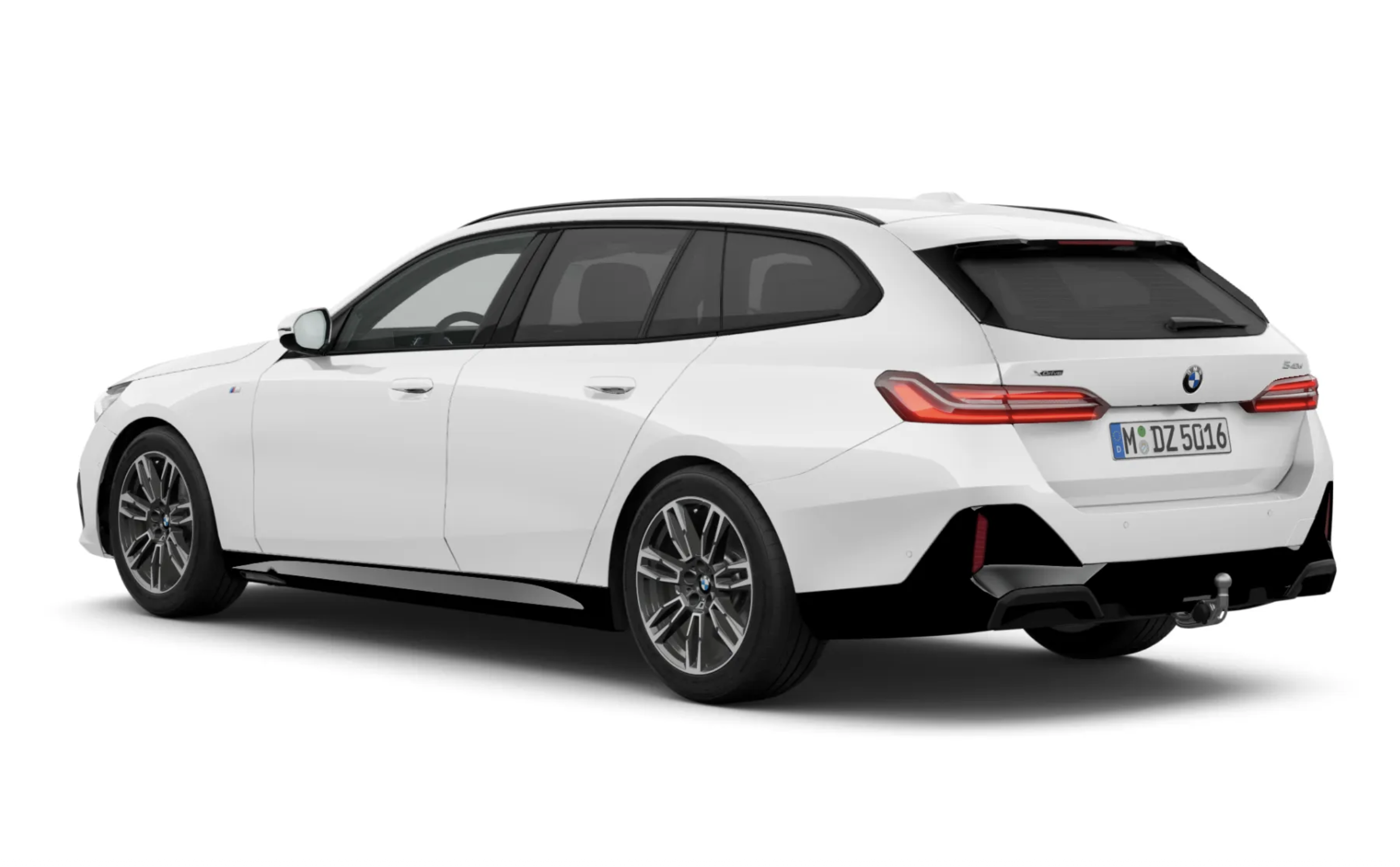 BMW 540d Touring xDrive Msport | skladem | nové české auto | výprodej skladu | bílá s černou kůží | perfektní výbava | VIP sleva | nákup online | AUTOiBUY.com